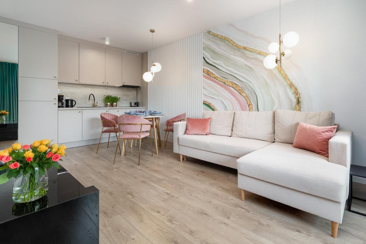 Seaside Apartamenty 4 Pory Roku Kolobrzeg Exterior photo